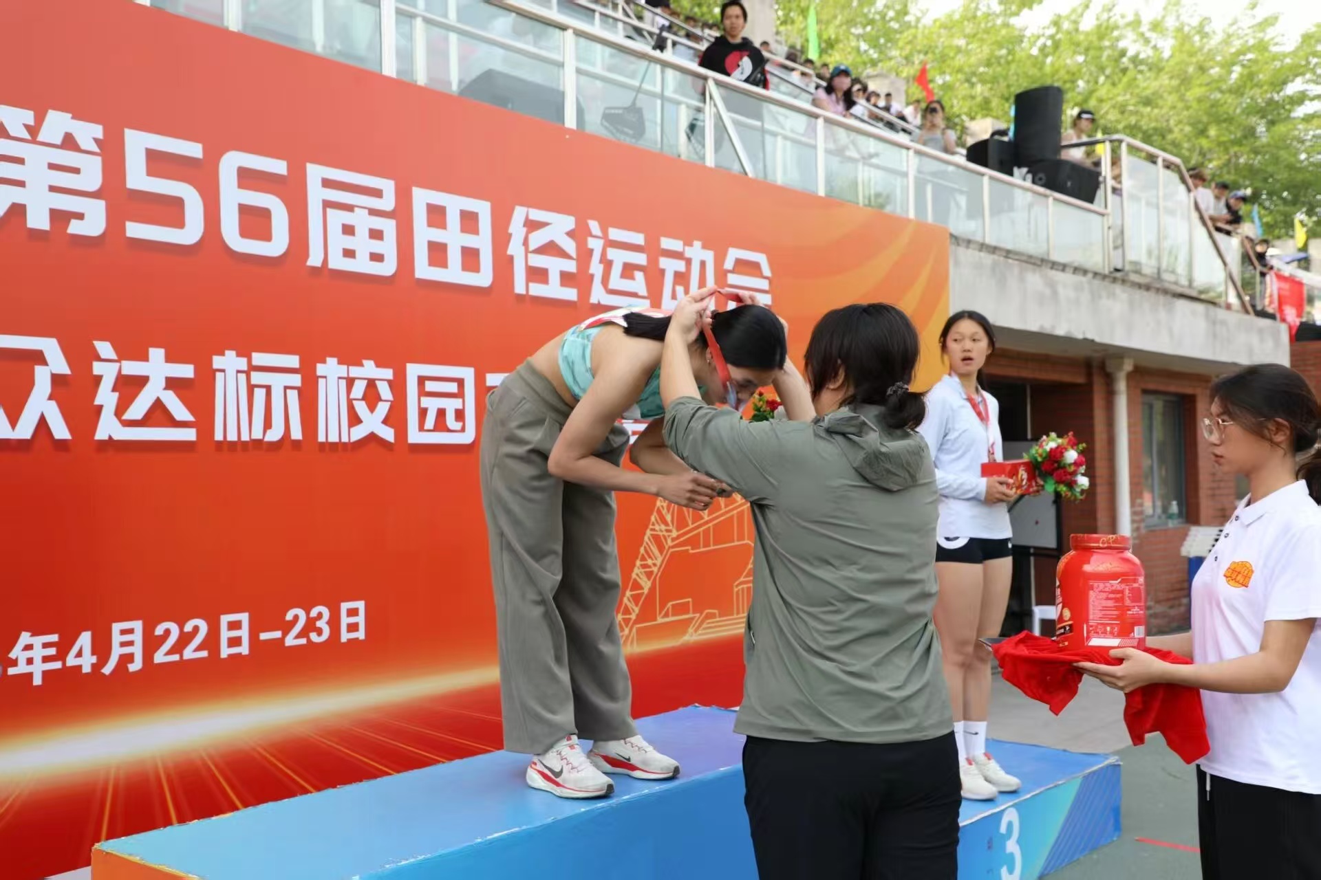 7a994e480aae4bdf8ac71ed362ed536b.jpg